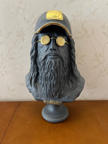Modern Da Vinci Bust Statue with Cap and Glasses, Da Vinci Bust Statue, Da Vinci Bust, Polyester Da Vinci Head, Da Vinci Sculpture