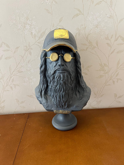 Modern Da Vinci Bust Statue with Cap and Glasses, Da Vinci Bust Statue, Da Vinci Bust, Polyester Da Vinci Head, Da Vinci Sculpture
