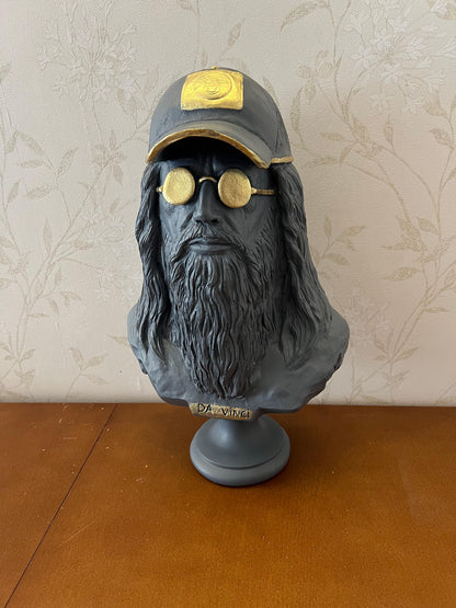 Modern Da Vinci Bust Statue with Cap and Glasses, Da Vinci Bust Statue, Da Vinci Bust, Polyester Da Vinci Head, Da Vinci Sculpture