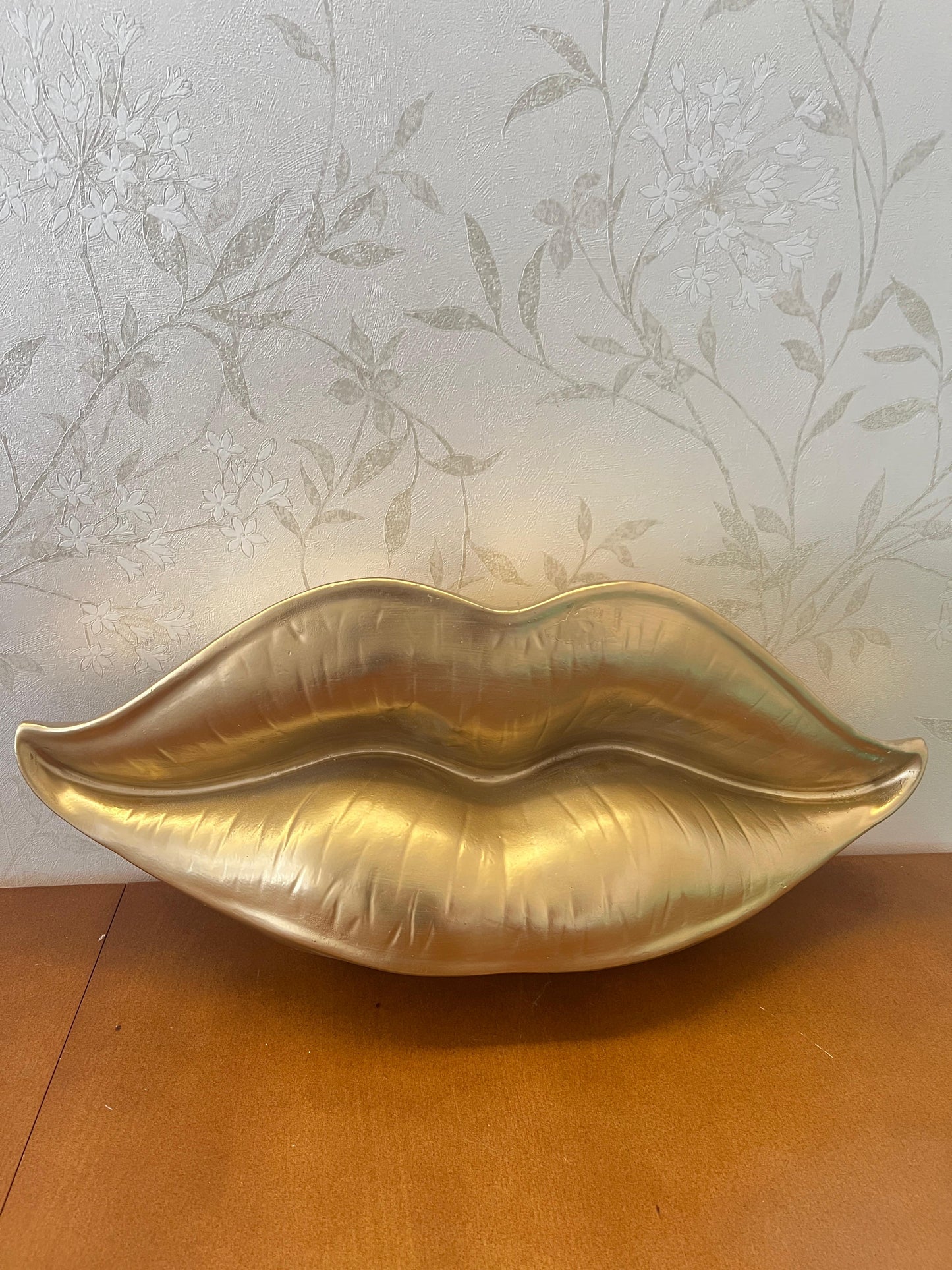 3D Large Lips Sculpture for Wall Decor, Kiss-shaped Wall Art, Modern Lips Wall Art, Lips Wall Decor, Kiss Wall Decor, 3D Large Lips Wall Decor,