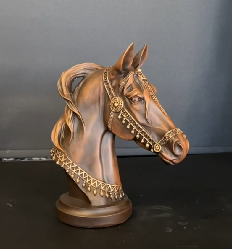 Horse Head Statue, Elegant Horse Sculpture, Realistic Horse Head Statue, Equestrian Style Horse Bust, Majestic Horse Decor, Horse Head Decor