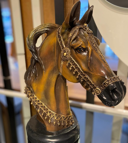Horse Head Statue, Elegant Horse Sculpture, Realistic Horse Head Statue, Equestrian Style Horse Bust, Majestic Horse Decor, Horse Head Decor