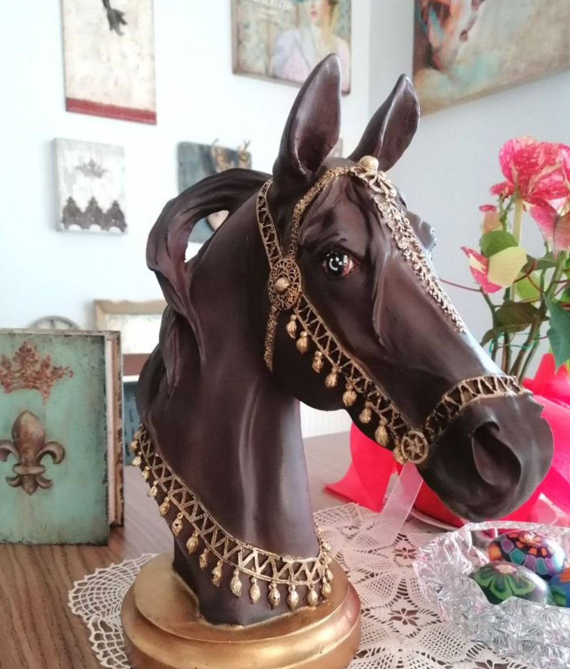 Horse Head Statue, Elegant Horse Sculpture, Realistic Horse Head Statue, Equestrian Style Horse Bust, Majestic Horse Decor, Horse Head Decor