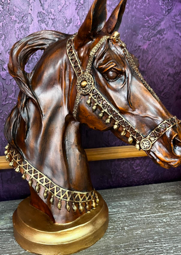 Horse Head Statue, Elegant Horse Sculpture, Realistic Horse Head Statue, Equestrian Style Horse Bust, Majestic Horse Decor, Horse Head Decor