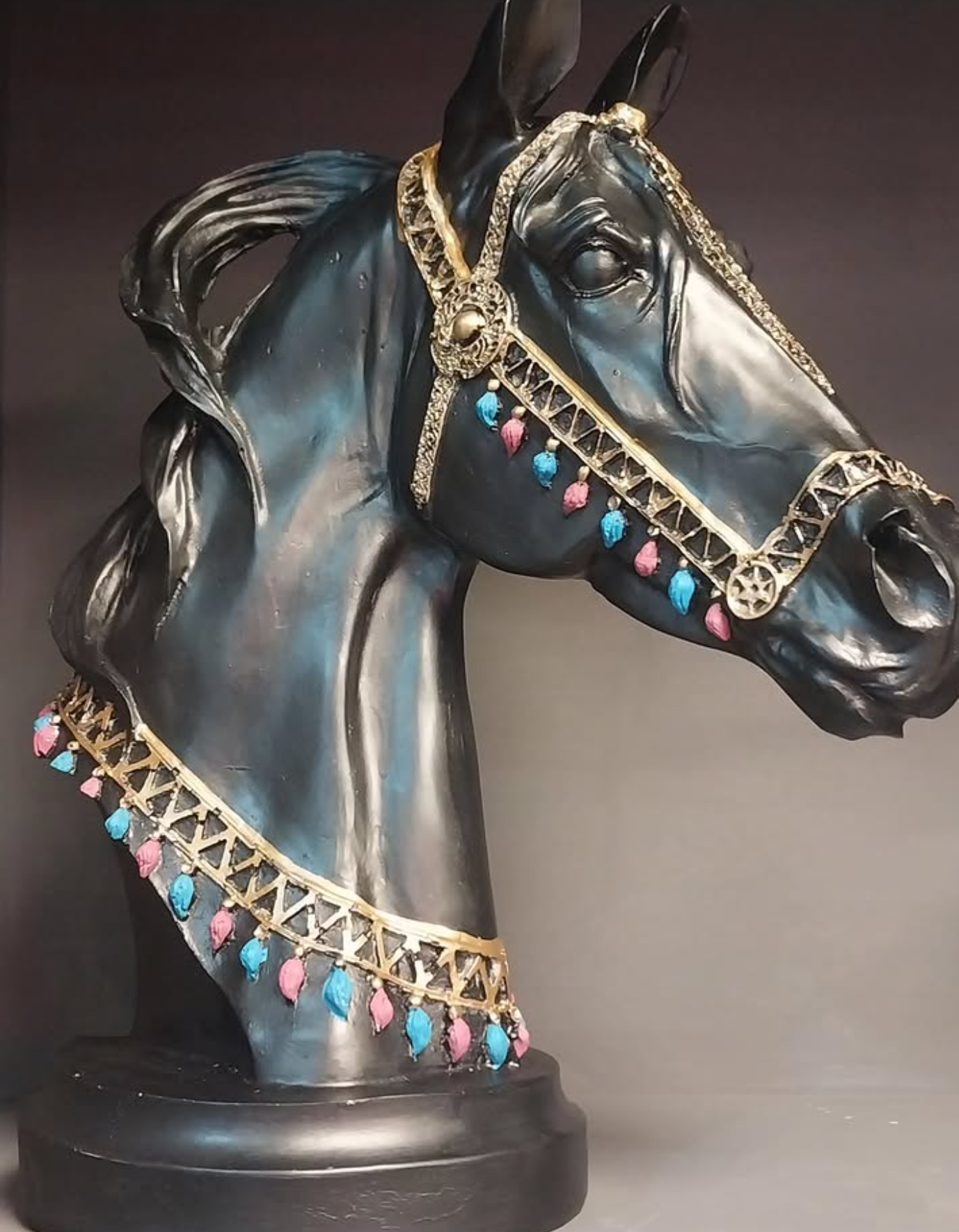 Horse Head Statue, Elegant Horse Sculpture, Realistic Horse Head Statue, Equestrian Style Horse Bust, Majestic Horse Decor, Horse Head Decor