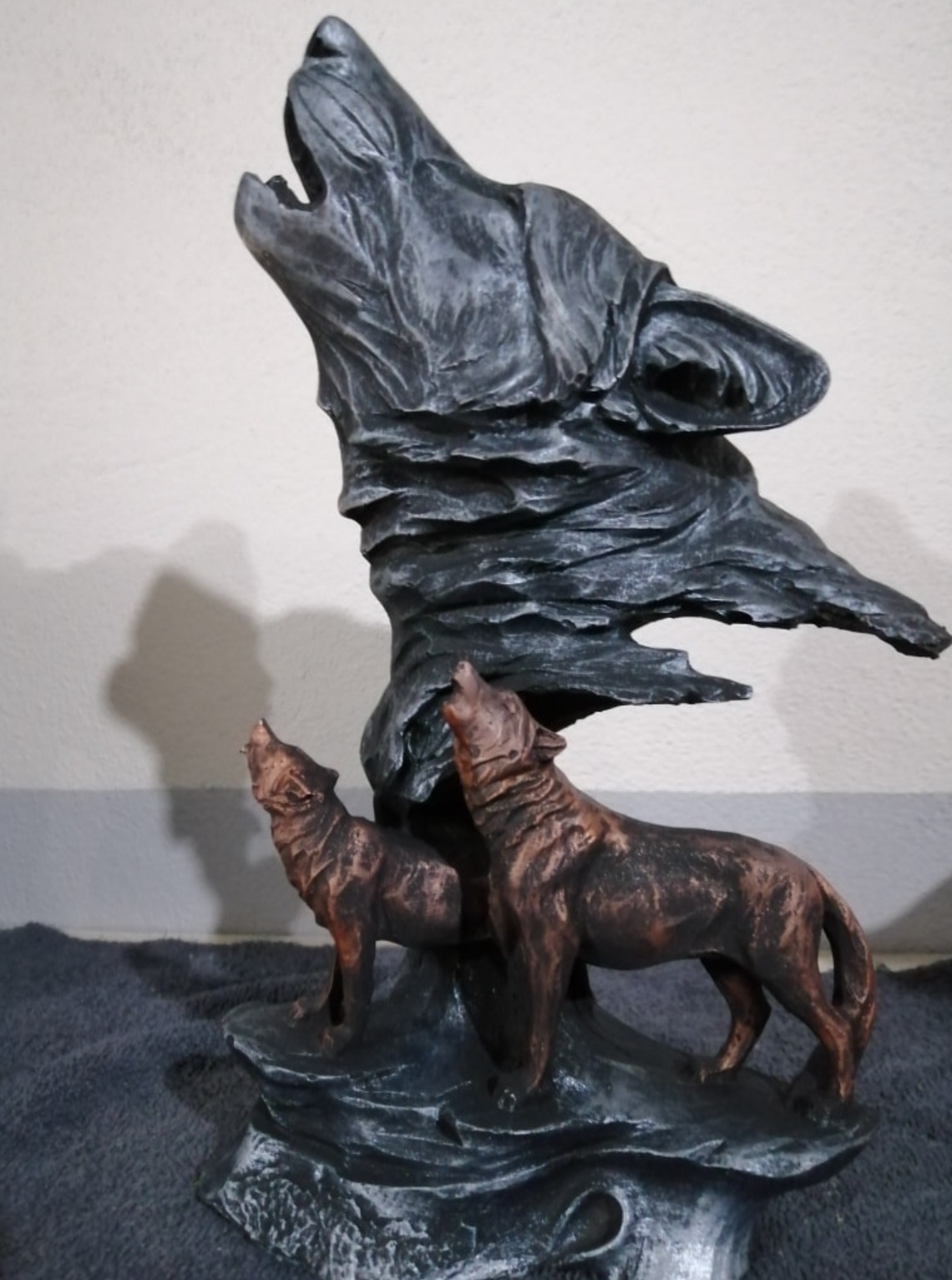 Howling Wolf Family Sculpture, Wolf Pack Statue, Wolf Head and Family Statue, Howling Wolf Head Statue, Spirit of the Wolf Pack Statue
