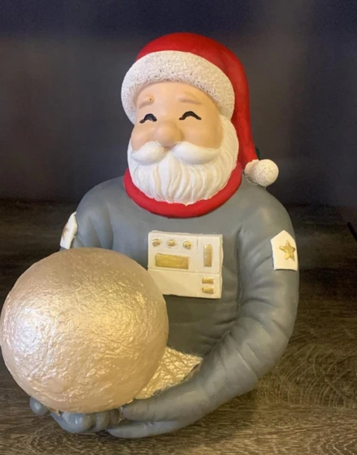 Handmade Astronaut Santa Claus Decor, Handmade Santa Claus Astronaut, Astronaut Santa Statue, Astronaut Santa Claus Decor, Santa Claus