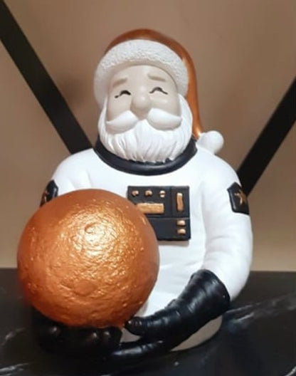 Handmade Astronaut Santa Claus Decor, Handmade Santa Claus Astronaut, Astronaut Santa Statue, Astronaut Santa Claus Decor, Santa Claus