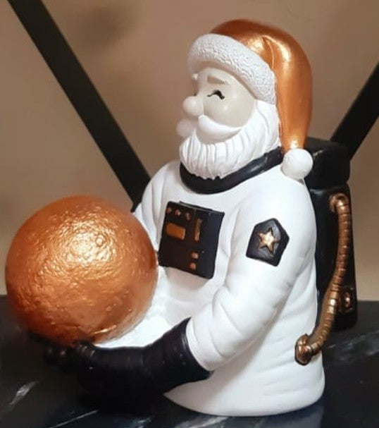 Handmade Astronaut Santa Claus Decor, Handmade Santa Claus Astronaut, Astronaut Santa Statue, Astronaut Santa Claus Decor, Santa Claus