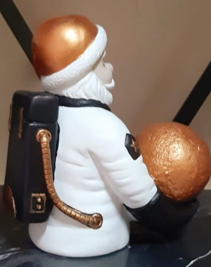 Handmade Astronaut Santa Claus Decor, Handmade Santa Claus Astronaut, Astronaut Santa Statue, Astronaut Santa Claus Decor, Santa Claus
