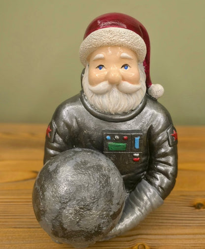 Handmade Astronaut Santa Claus Decor, Handmade Santa Claus Astronaut, Astronaut Santa Statue, Astronaut Santa Claus Decor, Santa Claus