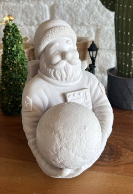 Handmade Astronaut Santa Claus Decor, Handmade Santa Claus Astronaut, Astronaut Santa Statue, Astronaut Santa Claus Decor, Santa Claus