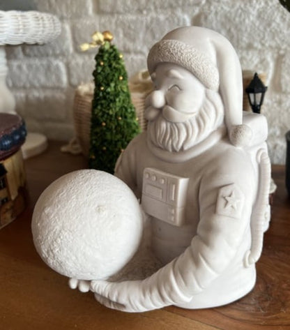 Handmade Astronaut Santa Claus Decor, Handmade Santa Claus Astronaut, Astronaut Santa Statue, Astronaut Santa Claus Decor, Santa Claus