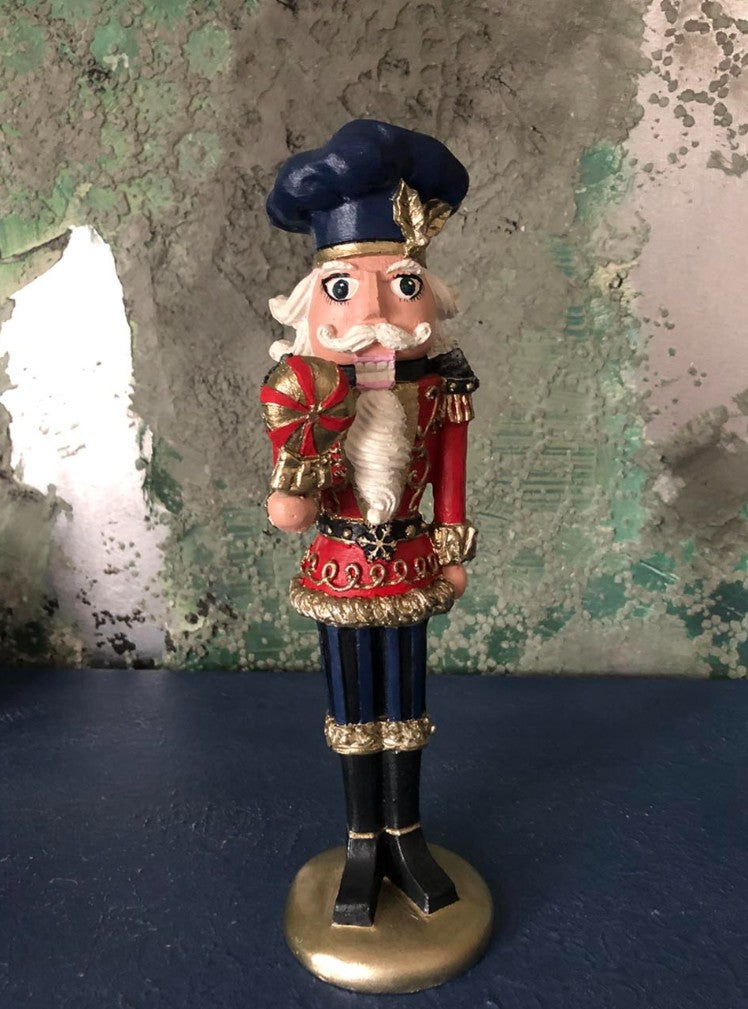 Handmade Soldier Pastry Maker Statue, Christmas Decor, Nutcracker Statue, Nutcracker Soldier Decor, Nutcracker Decor, Nutcracker Sculpture