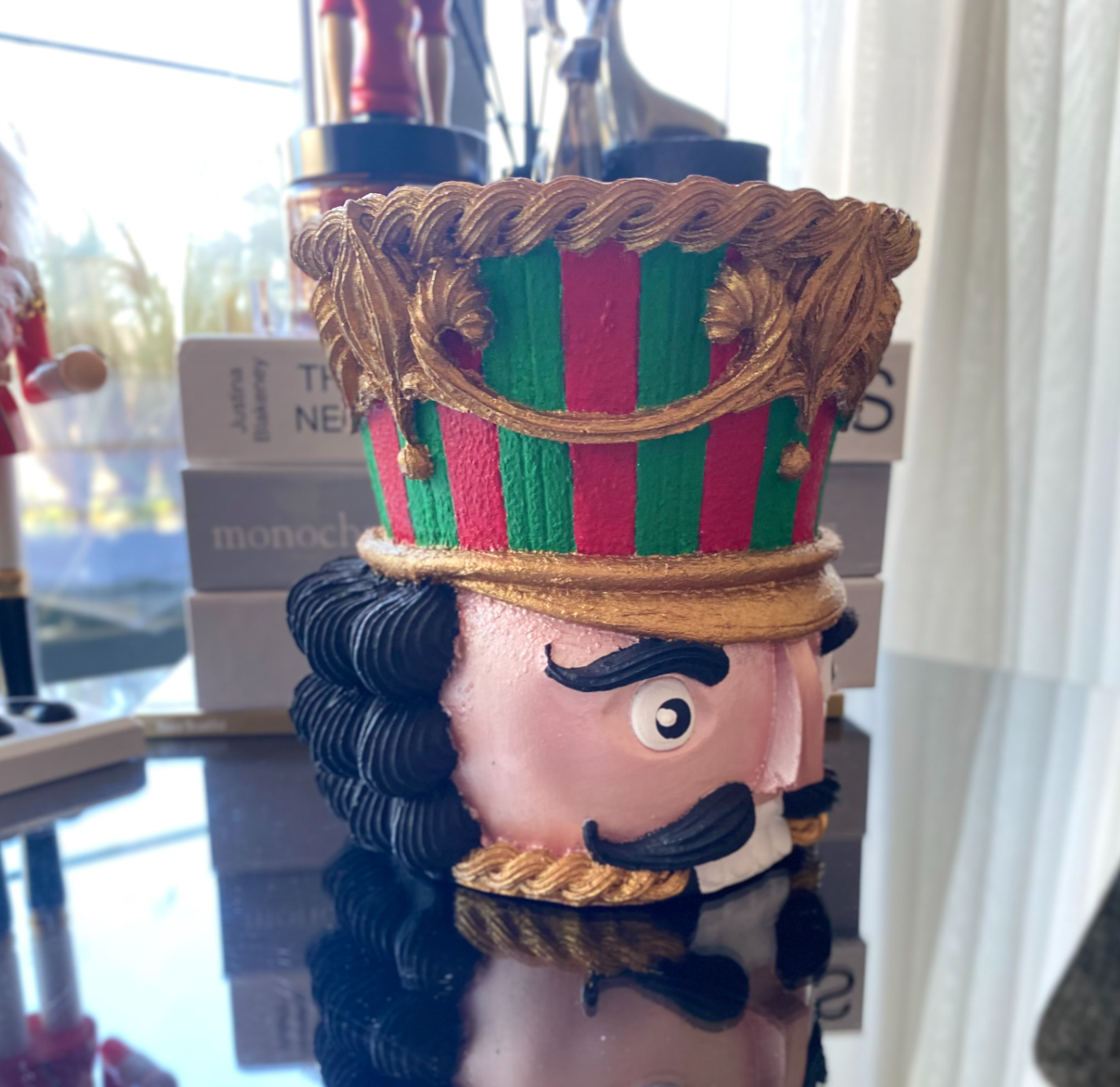 Christmas Nutcracker Pot Vase, Nutcracker Vase Planter, Nutcracker Planter, Nutcracker Vase, Holiday Nutcracker Pot Vase