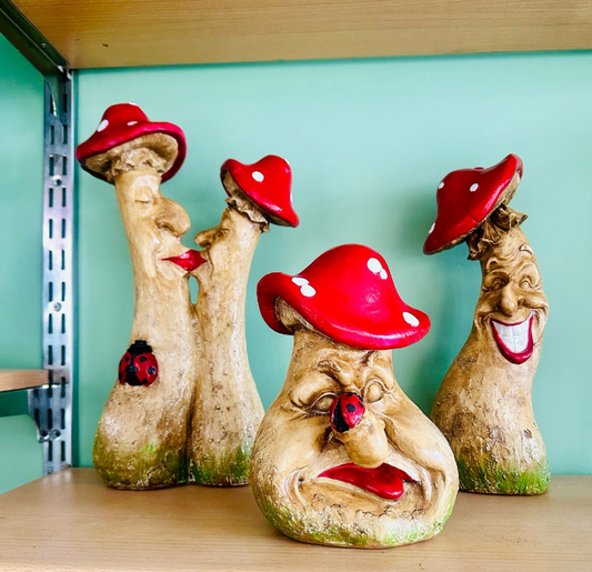 Funny Smiling Mushroom Statue, Mushroom Figurine with Big Smile, Polyester Smiling Mushroom Statue, Large Smiling Mushroom Sculpture