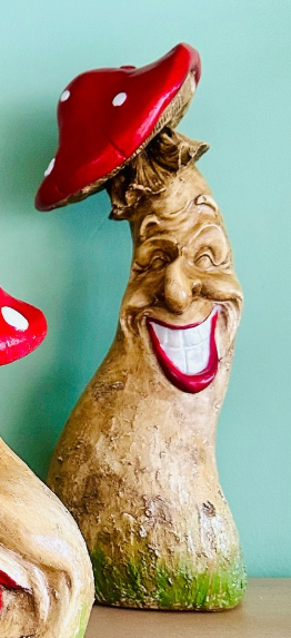 Funny Smiling Mushroom Statue, Mushroom Figurine with Big Smile, Polyester Smiling Mushroom Statue, Large Smiling Mushroom Sculpture