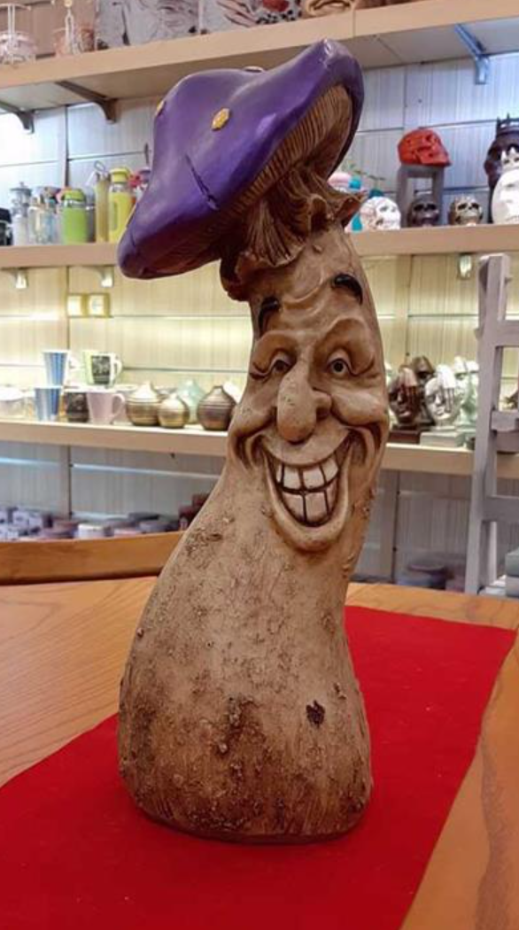 Funny Smiling Mushroom Statue, Mushroom Figurine with Big Smile, Polyester Smiling Mushroom Statue, Large Smiling Mushroom Sculpture