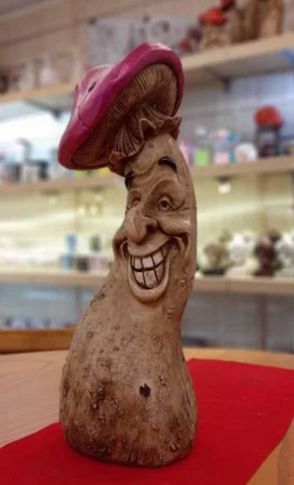 Funny Smiling Mushroom Statue, Mushroom Figurine with Big Smile, Polyester Smiling Mushroom Statue, Large Smiling Mushroom Sculpture