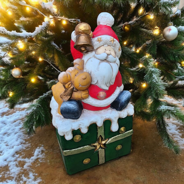 Handmade Santa Claus Decor, Christmas Figurine, Handmade Santa Statue, Handmade Santa Claus Sculpture, Handmade Santa Gift Box Decor