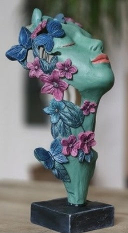 Künstlerisches Mädchengesicht mit Blumen Skulptur, Florales Gesicht Kunst Dekor, Feminines abstraktes Dekor, Gesicht mit Schmetterlingen Skulptur, Schmetterlinge Dekor, Schmetterlinge Statue