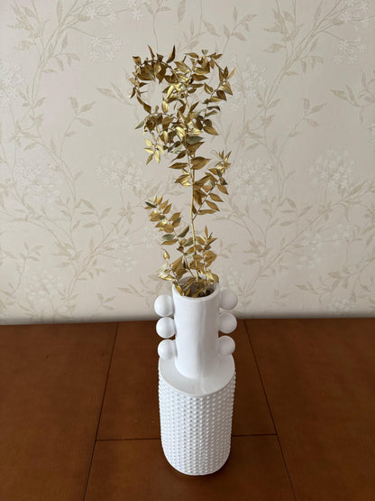 Moderne Polyestervase, Zeitgenössische Dekorvase, einzigartige skulpturale Vase, abstrakte große Vase, handgefertigte dekorative Vase, Vase im nordischen Stil