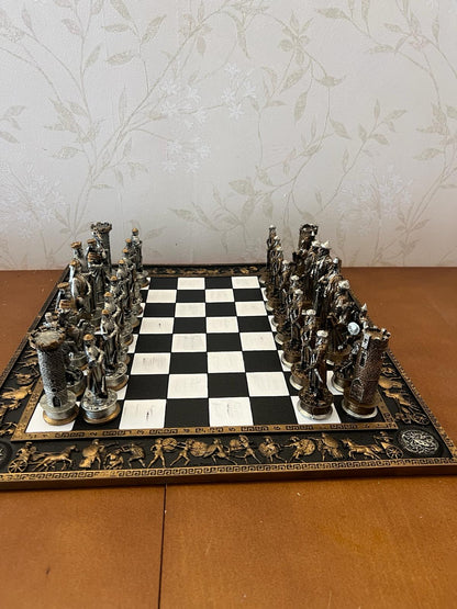 Historical Chess Set with Decorative Board, Medieval Chess Set with Detailed Warrior Pieces, Antique Look Chess Set with Medieval Figures
