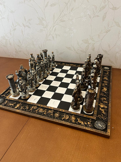 Historical Chess Set with Decorative Board, Medieval Chess Set with Detailed Warrior Pieces, Antique Look Chess Set with Medieval Figures