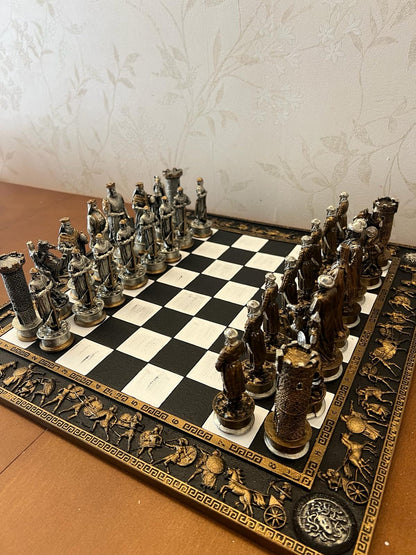 Historical Chess Set with Decorative Board, Medieval Chess Set with Detailed Warrior Pieces, Antique Look Chess Set with Medieval Figures
