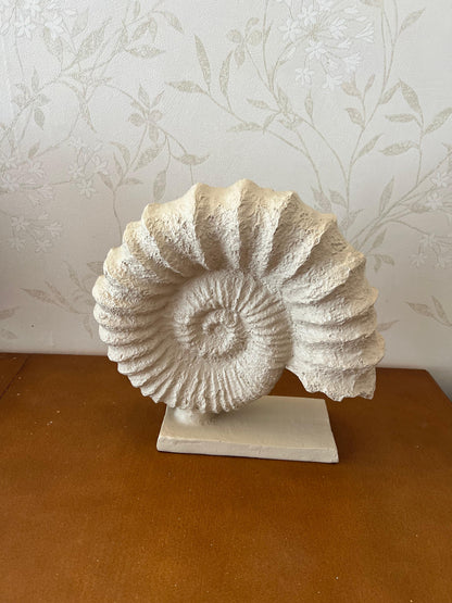 Seashell Sculpture, Fossil Shell Statue, Shell Art Decor, Oceanic Home Decor, Ocean Inspired Sculpture, Seashell Figurine, Ocean Sculpture,Nautilus Shell Decor