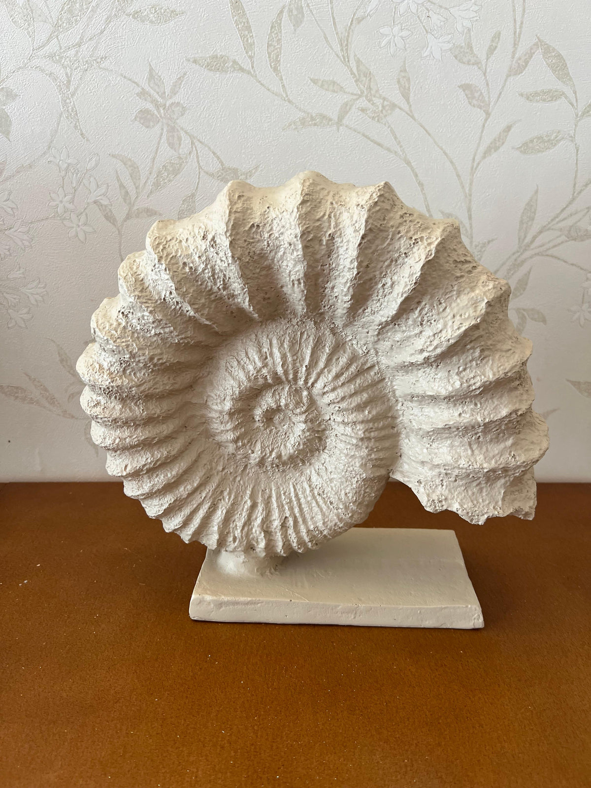 Seashell Sculpture, Fossil Shell Statue, Shell Art Decor, Oceanic Home Decor, Ocean Inspired Sculpture, Seashell Figurine, Ocean Sculpture,Nautilus Shell Decor