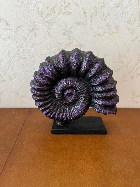 Seashell Sculpture, Fossil Shell Statue, Shell Art Decor, Oceanic Home Decor, Ocean Inspired Sculpture, Seashell Figurine, Ocean Sculpture,Nautilus Shell Decor