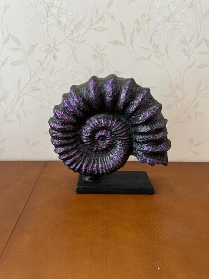 Seashell Sculpture, Fossil Shell Statue, Shell Art Decor, Oceanic Home Decor, Ocean Inspired Sculpture, Seashell Figurine, Ocean Sculpture,Nautilus Shell Decor