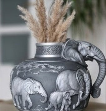 Elefantenvase, handgefertigtes Safari-Dekor, Wildlife Art Decor, Elefanten-Henkelvase, exotisches Wohndekor, Elefantenvase-Dekor, afrikanische Vase, Wildlife Vase
