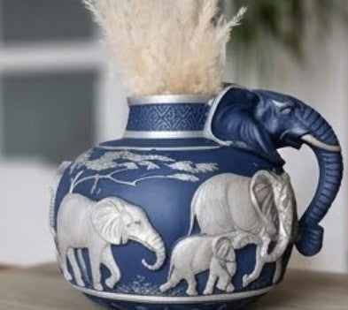 Elefantenvase, handgefertigtes Safari-Dekor, Wildlife Art Decor, Elefanten-Henkelvase, exotisches Wohndekor, Elefantenvase-Dekor, afrikanische Vase, Wildlife Vase