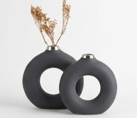 Kreisförmige Keramikvase Set-2, Minimalistische runde Hohlvase, handgefertigte Keramikvase, Wohndekor-Accessoires, Pampas-Blumenvasen, Blumenvase, Kreisvase, handgefertigte Vase