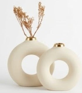 Kreisförmige Keramikvase Set-2, Minimalistische runde Hohlvase, handgefertigte Keramikvase, Wohndekor-Accessoires, Pampas-Blumenvasen, Blumenvase, Kreisvase, handgefertigte Vase