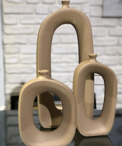 Set di vasi astratti in ceramica moderna, centrotavola cavi scultorei, vaso in ceramica astratto, trio di vasi moderni, vaso cavo moderno, vaso cavo, decorazione con vaso cavo 