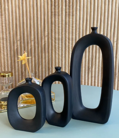 Set di vasi astratti in ceramica moderna, centrotavola cavi scultorei, vaso in ceramica astratto, trio di vasi moderni, vaso cavo moderno, vaso cavo, decorazione con vaso cavo 