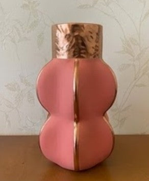 Moderne skulpturale Keramikvase, dekorative Keramikvase, moderne Keramikvase, handgefertigte Keramikvase, handgemachte zeitgenössische Keramik