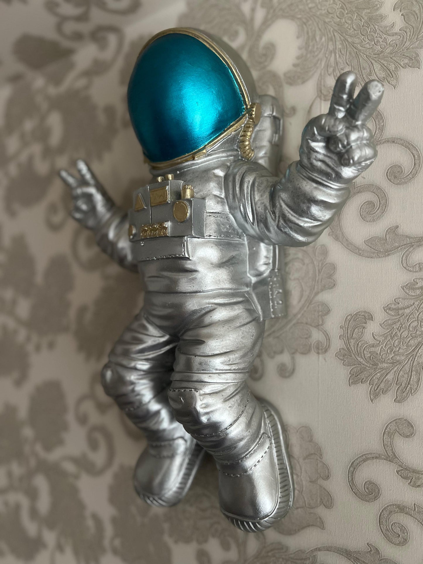 Astronaut Wall Sculpture, Space-themed Wall Decor, Astronaut Decor For Walls, Space Explorer Decorative Figurine, Astronaut Wall Figurine, Astronaut Wall Decor