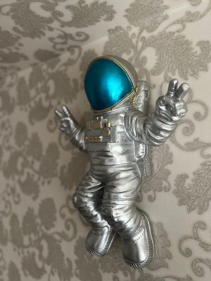 Astronaut Wall Sculpture, Space-themed Wall Decor, Astronaut Decor For Walls, Space Explorer Decorative Figurine, Astronaut Wall Figurine, Astronaut Wall Decor