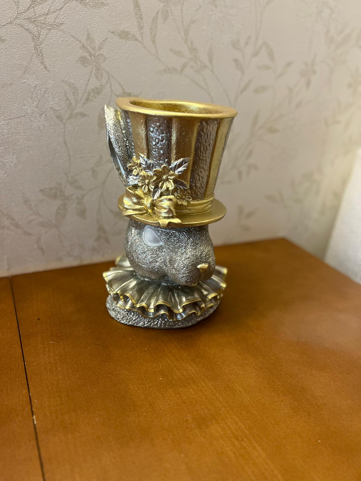 Large Rabbit Statue Vase, Bunny Figurine, Hand-Painted Rabbit Decor, Easter Rabbit Table Decoration, Easter Bunny Figurine, Rabbit Vase