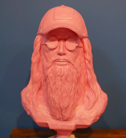 Statua moderna di busto di Da Vinci con berretto e occhiali, Statua di busto di Da Vinci, Busto di Da Vinci, Testa di Da Vinci in poliestere, Scultura di Da Vinci