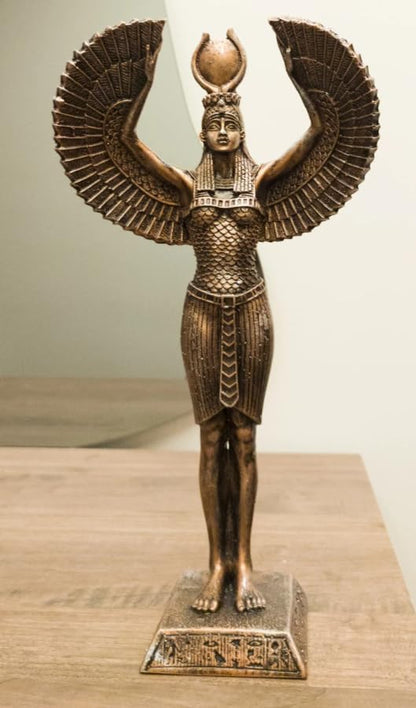 Ägyptische Isis-Statue mit offenen Flügeln, Ägyptische Isis-Statue mit Flügeln, Isis-Statue mit offenen Flügeln, Isis-Statue aus Polyester