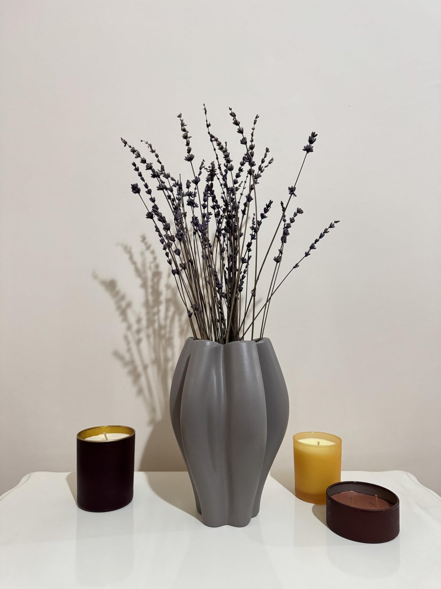 Vaso in ceramica curvo, vaso decorativo da tavolo, vaso scandinavo astratto, vaso minimalista moderno, vaso da tavolo, vaso in ceramica, vaso curvo, vaso minimalista, vaso per fiori
