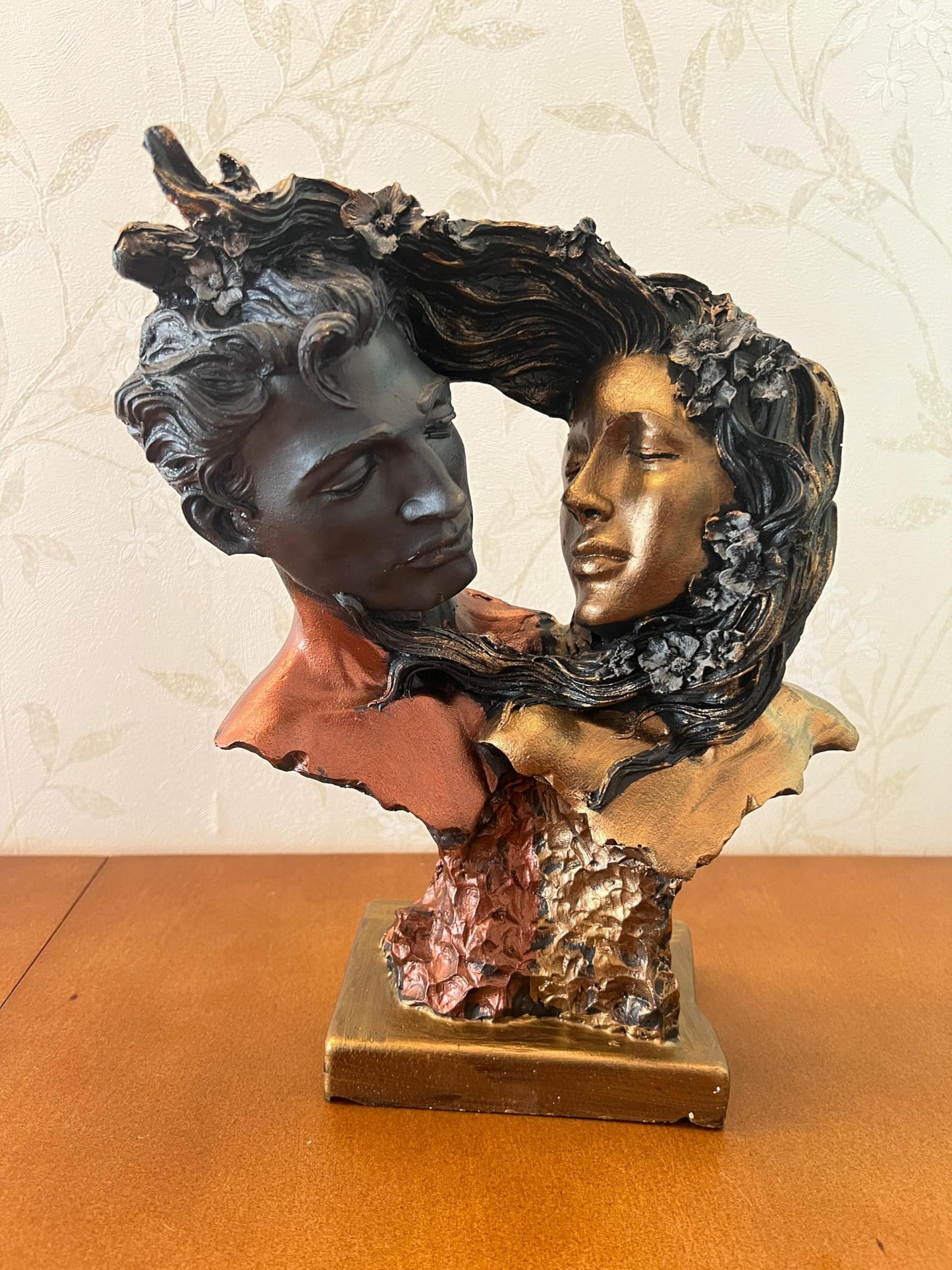 Couple Love Figurine, Romantic Sculpture, Lovers Bust Statue, Valentine’s Day gift, Art Decor Statue, Romantic Gift Idea, Art Decor Statue, Romantic Decor, Love Couple Decor