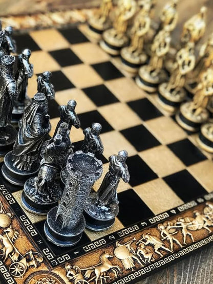 Historical Chess Set with Decorative Board, Medieval Chess Set with Detailed Warrior Pieces, Antique Look Chess Set with Medieval Figures