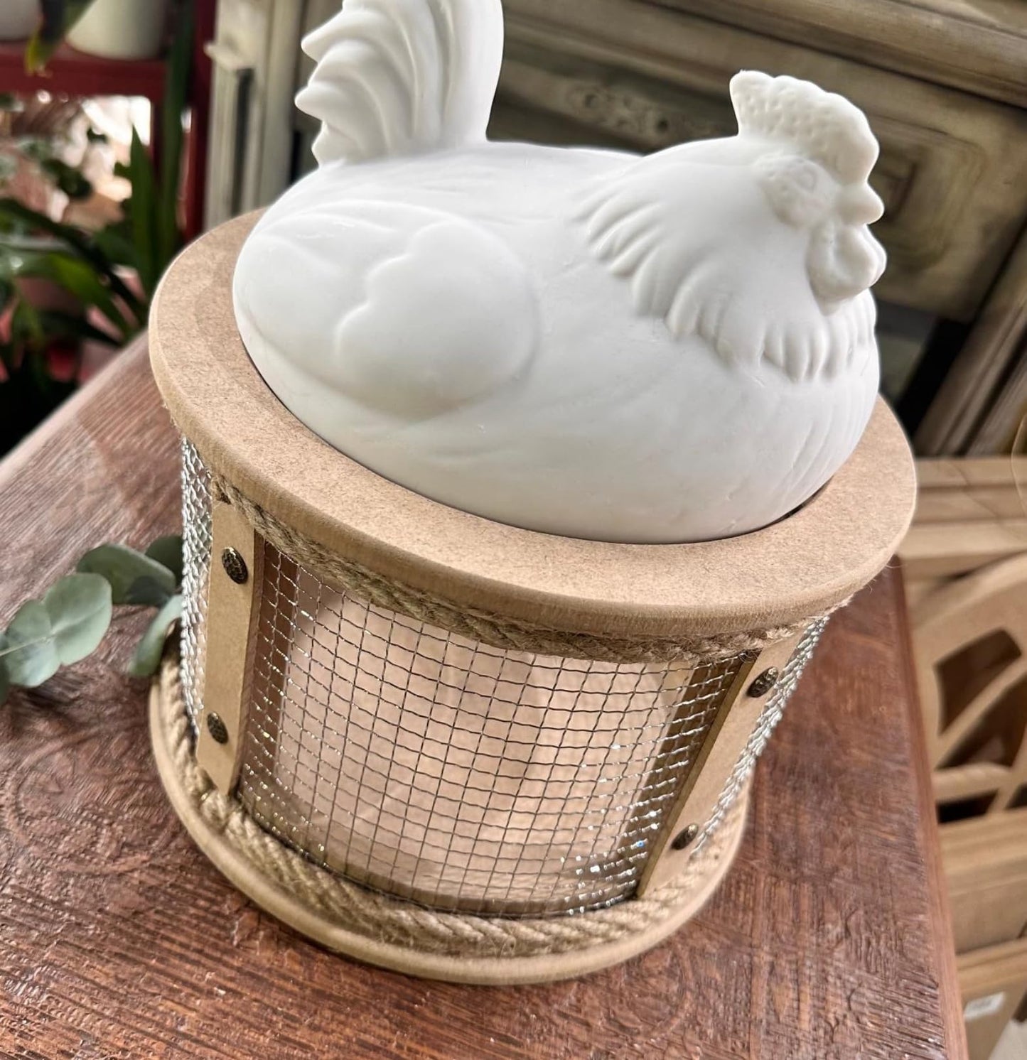 Farmhouse Chicken Egg Basket, Handmade Chicken Egg Holder Cage, Rooster Kitchen Decor, Chicken Wire Egg Storage, Hen Egg Holder