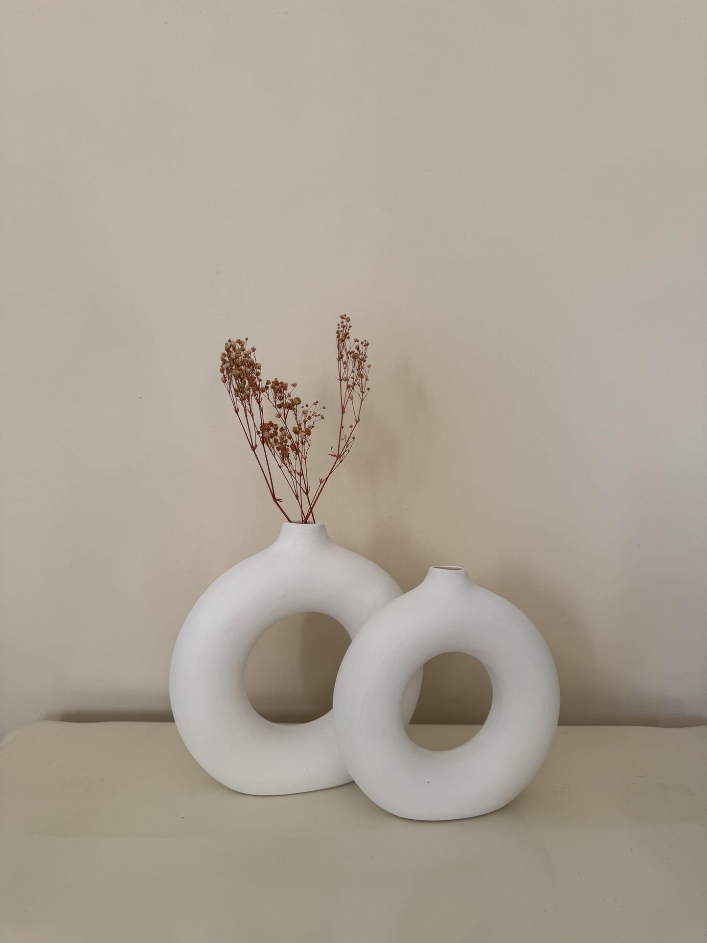 Circle Ceramic Vase Set-2, Minimalist Round Hollow Vase, Handmade Ceramic Vase, Home Decor Accessories, Pampas Flower Vases, Flowers Vase, Circle Vase, Handmade Vase